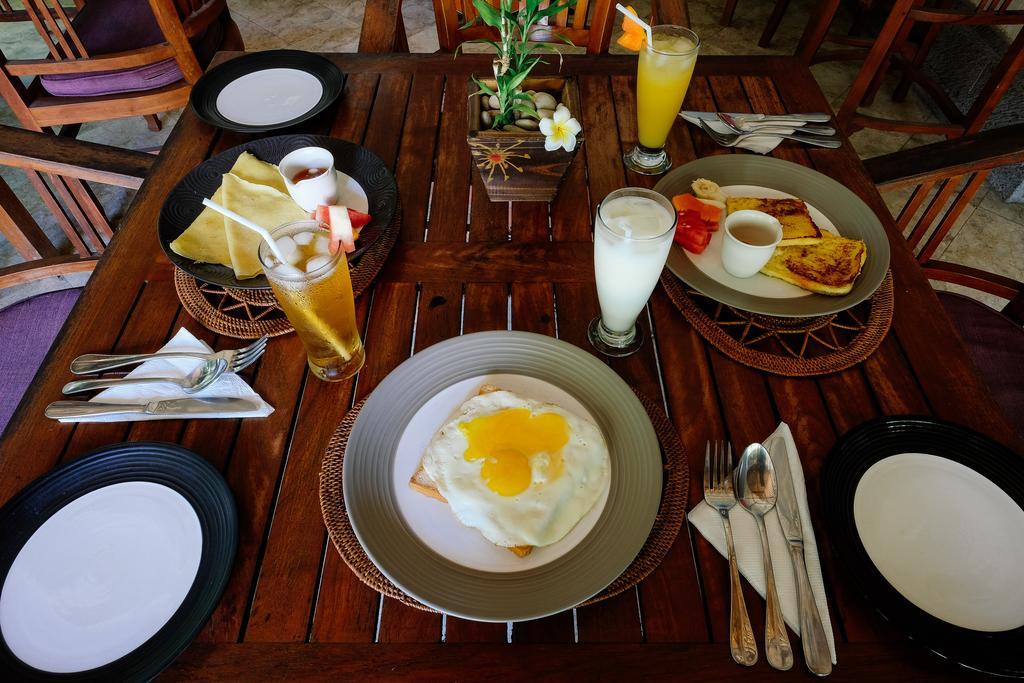 Ellies Hotel Nusa Dua  Exterior photo