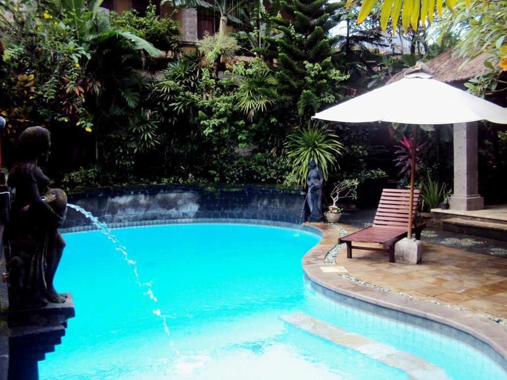 Ellies Hotel Nusa Dua  Exterior photo