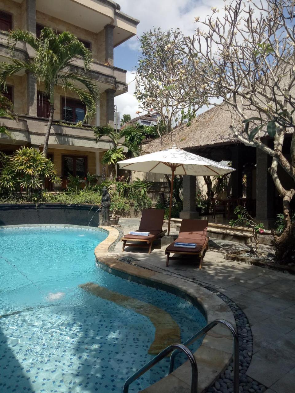 Ellies Hotel Nusa Dua  Exterior photo